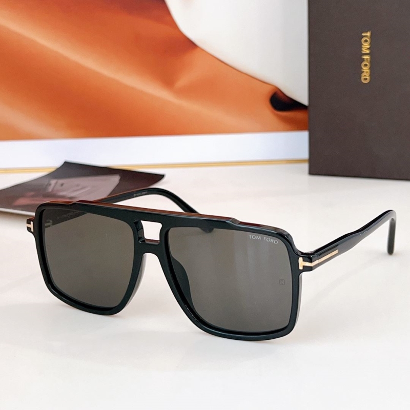 TOM FORD